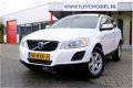 Volvo XC60 - 2.0 D3 Kinetic Automaat Led-dagrij/Navi/Clima - 1 - Thumbnail