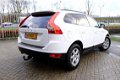 Volvo XC60 - 2.0 D3 Kinetic Automaat Led-dagrij/Navi/Clima - 1 - Thumbnail