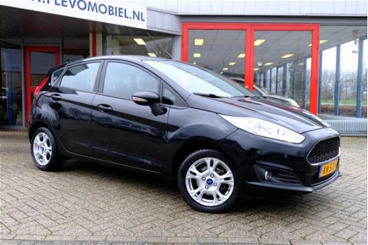 Ford Fiesta - 1.0 Style Ultimate 5-deurs Navi/PDC/Airco/LMV - 1