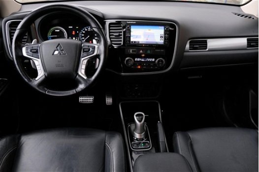 Mitsubishi Outlander - 2.0 PHEV instyle+ Aut. Leder/Xenon/Adapt. cruis/Navi/Enz - 1