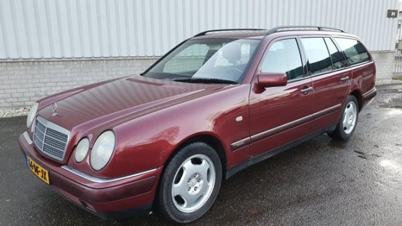 Mercedes-Benz E-klasse Combi - 220 CDI Avantgarde - 1