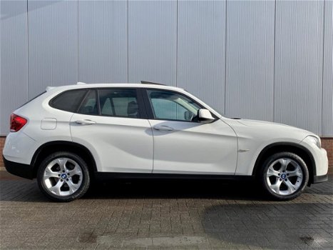 BMW X1 - sDrive18i Exe | Aut | Panoramadak | Xenon - 1