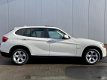 BMW X1 - sDrive18i Exe | Aut | Panoramadak | Xenon - 1 - Thumbnail