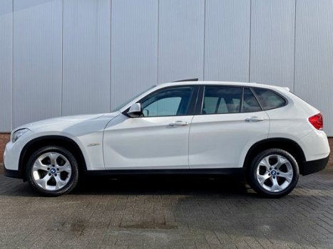 BMW X1 - sDrive18i Exe | Aut | Panoramadak | Xenon - 1