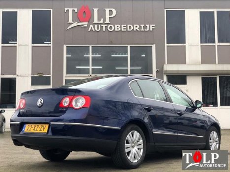 Volkswagen Passat - 2.0 16V FSI Highline - 1