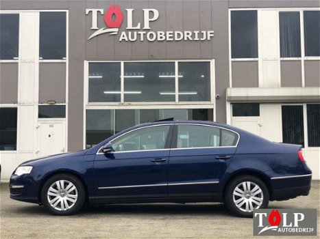 Volkswagen Passat - 2.0 16V FSI Highline - 1