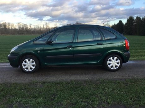 Citroën Xsara Picasso - 1.8i-16V met airco/clima - 1