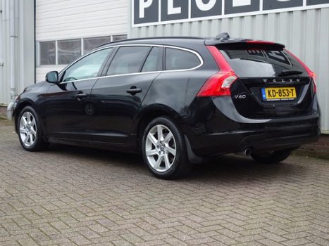 Volvo V60 - 2.0 D4 164pk Autom *Voll-onderh* Leer Navi Parksens Clima Momentum - 1