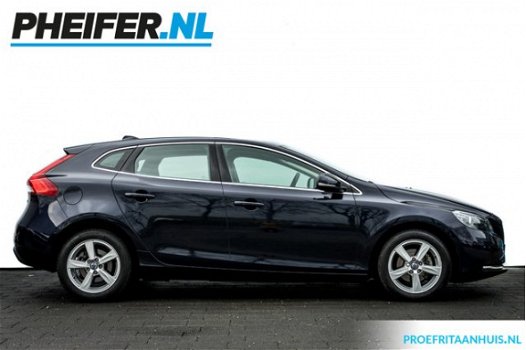 Volvo V40 - 2.0 D2 120pk Summum Full map navigatie/ Lederen int./ Trekhaak/ Stoelverwarming/ Camera - 1