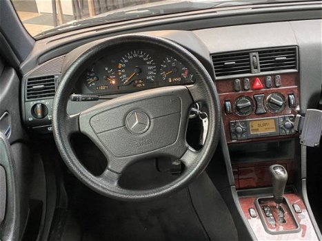 Mercedes-Benz C-klasse Combi - 180 Elegance Aut 130.000 km - 1