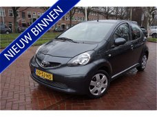 Toyota Aygo - 1.0-12V + 5 drs 99.449 km nap