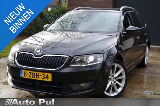 Skoda Octavia Combi - 1.4 TSI Greentech Elegance Businessline Xenon/Pdc/Ecc/Navi/Panoramadak/Stoelve - 1