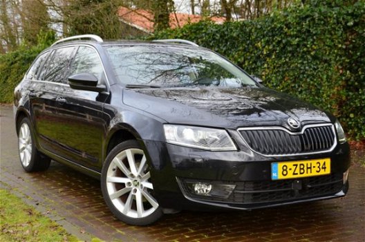 Skoda Octavia Combi - 1.4 TSI Greentech Elegance Businessline Xenon/Pdc/Ecc/Navi/Panoramadak/Stoelve - 1