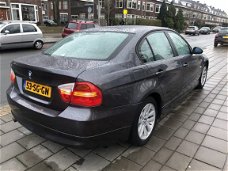 BMW 3-serie - 318i Dynamic Executive