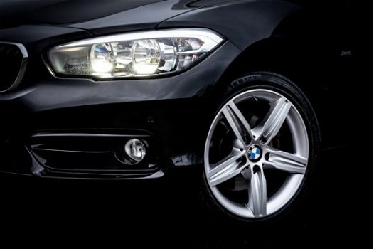 BMW 1-serie - 120d 190 Pk Sport Automaat | Leder | Navigatie | 17