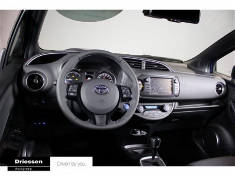 Toyota Yaris - 5-deurs 1.5 Hybrid Executive Automaat ( Navigatie - Safety Sense ) - 1