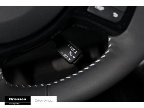 Toyota Yaris - 5-deurs 1.5 Hybrid Executive Automaat ( Navigatie - Safety Sense ) - 1