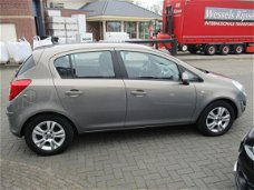 Opel Corsa - 1.2-16V Cosmo Navigatie Cruiscontrol