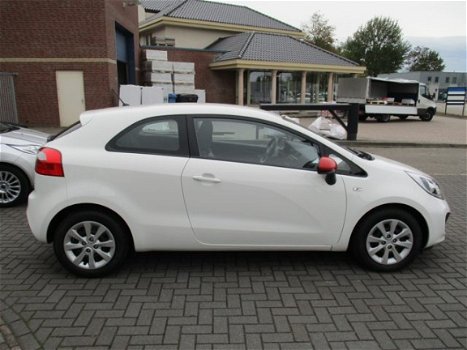 Kia Rio - 1.2 CVVT ComfortLine - 1