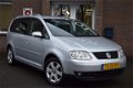 Volkswagen Touran - 2.0 16V FSI HIGHLINE - 1 - Thumbnail