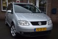 Volkswagen Touran - 2.0 16V FSI HIGHLINE - 1 - Thumbnail