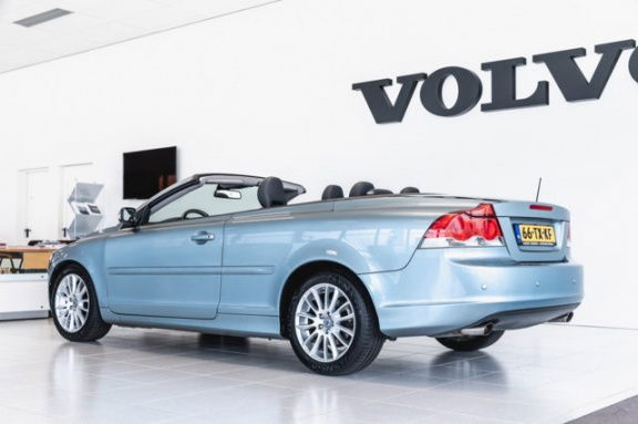 Volvo C70 - T5 Summum. Buitengewone schoonheid - Afbeelding 2
