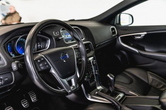 Volvo V40 - D2 R-Design, Business Pack, Plus en Luxury Line - Afbeelding 3