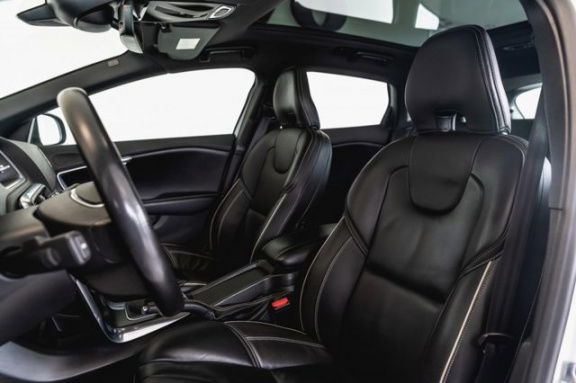 Volvo V40 - D2 R-Design, Business Pack, Plus en Luxury Line - Afbeelding 2