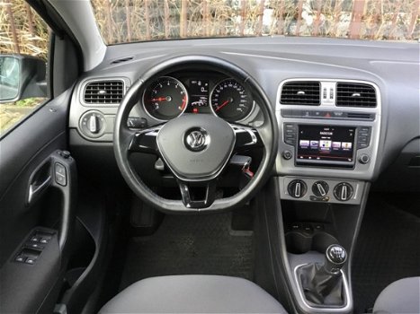 Volkswagen Polo - 1.0 TSI 95PK Bluemotion Edition | 5drs. | lage km | airco | keurige auto | - 1