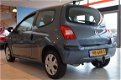 Renault Twingo - 1.2i Auth. NL Auto, Airco, Apk 03-2021, Elektr Pakket, Trekhaak, Leuke Twingo - 1 - Thumbnail