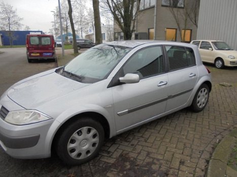 Renault Mégane - 1.6-16V Expression Basis - 1