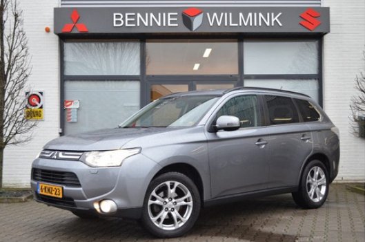 Mitsubishi Outlander - 2.0 16V Intense+ 7zits/Trekhaak/Navi - 1