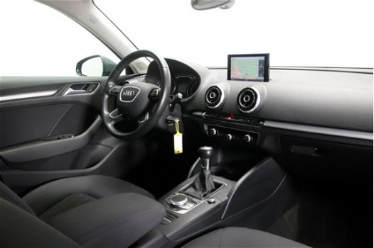 Audi A3 Sportback - 1.6 TDI ultra Edition 6-bak Navigatie Pro Climate Control Parkeersensoren - 1