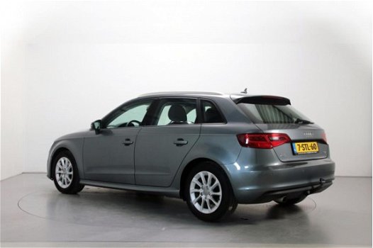 Audi A3 Sportback - 1.6 TDI ultra Edition 6-bak Navigatie Pro Climate Control Parkeersensoren - 1