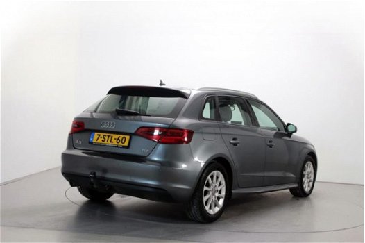 Audi A3 Sportback - 1.6 TDI ultra Edition 6-bak Navigatie Pro Climate Control Parkeersensoren - 1