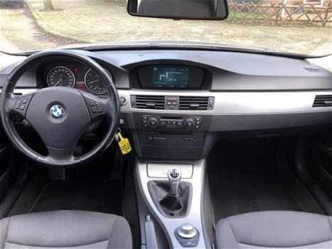 BMW 3-serie - 320i High Executive 2006 6-bak IDrive Navi PDC Cruise control Rijdt keurig - 1