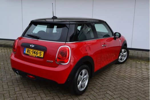 Mini Mini Cooper - Hatchback Serious Business / Comfort access/ LED koplampen/ Navigatie - 1