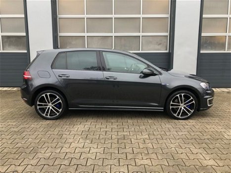 Volkswagen Golf - 1.4 TSI GTE Business Edition Connected R - 1