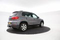 Volkswagen Tiguan - 2.0 TDI Track&Field 4Motion Panoramadak, leer, trekhaak hoge instap, caravantrek - 1 - Thumbnail