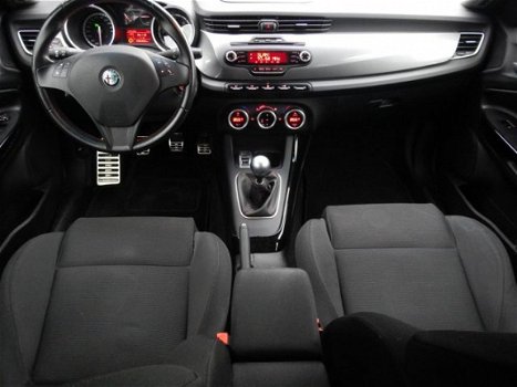 Alfa Romeo Giulietta - 2.0 JTD DISTINCTIVE sport interieur airco/ecc 4x el ramen el in - 1