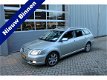 Toyota Avensis Wagon - 2.4 VVTi Executive Ecc Airco Leer met Stoelverwarming Boekjes - 1 - Thumbnail