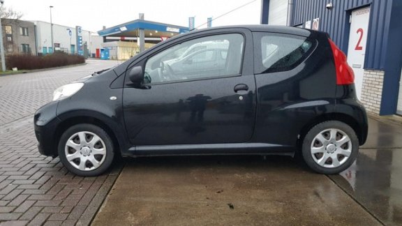 Peugeot 107 - 1.0-12V XR Zwart, geleverd met nieuwe APK - 1