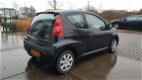 Peugeot 107 - 1.0-12V XR Zwart, geleverd met nieuwe APK - 1 - Thumbnail