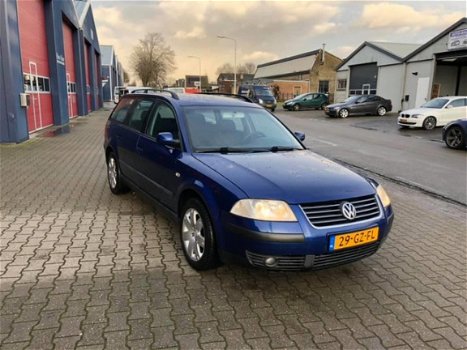 Volkswagen Passat Variant - 2.0 Trendline - 1