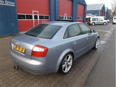 Audi A4 - 1.9 TDI H6 S-LINE - 1