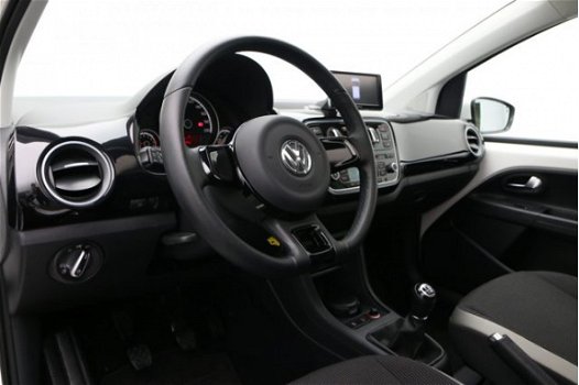 Volkswagen Up! - 1.0 60PK high up BlueMotion | Navigatie uitneembaar | Panoramadak | Fender sound | - 1