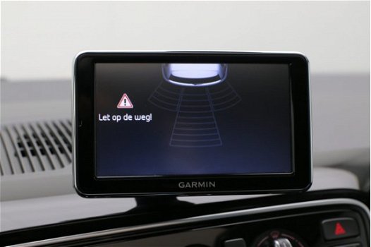 Volkswagen Up! - 1.0 60PK high up BlueMotion | Navigatie uitneembaar | Panoramadak | Fender sound | - 1