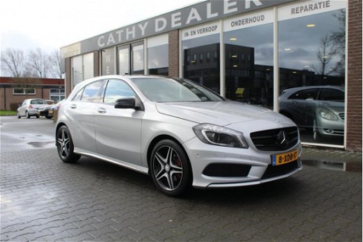 Mercedes-Benz A-klasse - 180 Ambition AMG Styling Pakket Xenon Panorama Dealer onderhouden - 1