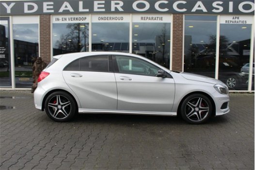 Mercedes-Benz A-klasse - 180 Ambition AMG Styling Pakket Xenon Panorama Dealer onderhouden - 1