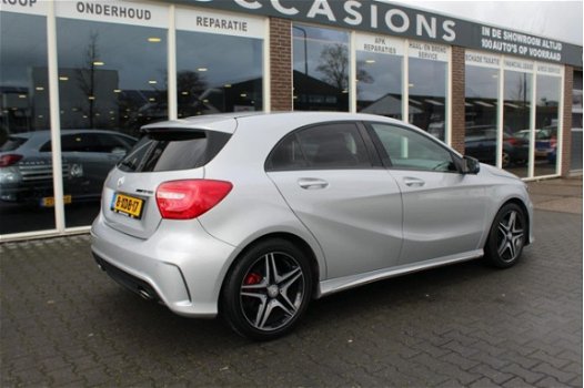 Mercedes-Benz A-klasse - 180 Ambition AMG Styling Pakket Xenon Panorama Dealer onderhouden - 1